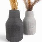 Jug | Vase aus Beton
